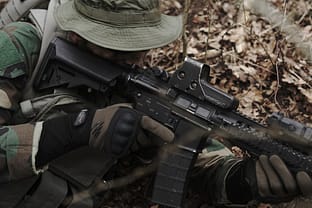 airsoft gun